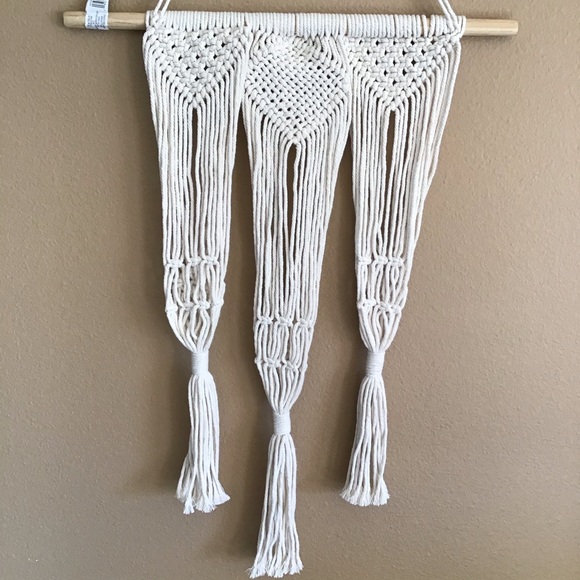 NWT Crochet Hanging Plant Pot Hanger (10 lb capacity for three small pots) - Picture 2 of 4